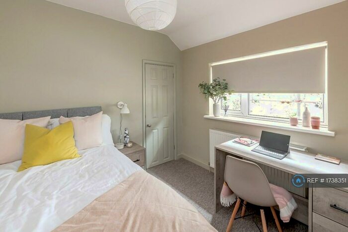 6 Bedroom Terraced House To Rent In Sheridan Road, Bath, BA2