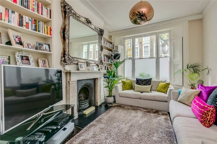2 Bedroom Flat To Rent In Grantbridge Street, Angel, N1