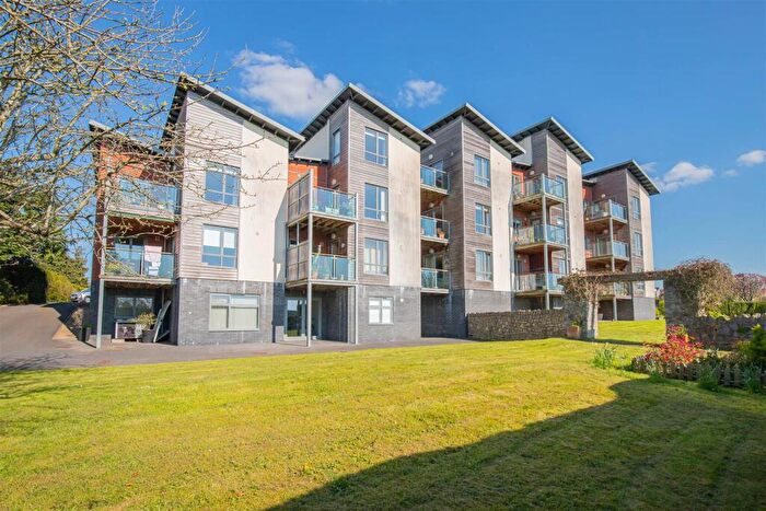 2 Bedroom Flat To Rent In Wellsway, Keynsham, BS31