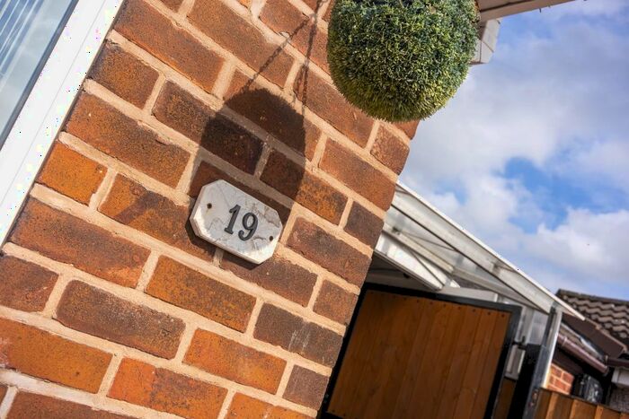 2 Bedroom Bungalow For Sale In Edgeworth Road, Hindley Green, Wigan, WN2