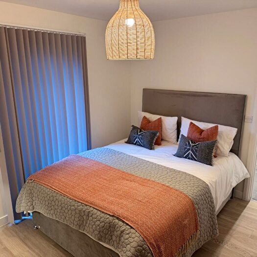 2 Bedroom Apartment To Rent In Minerva Square, Glasgow, G3