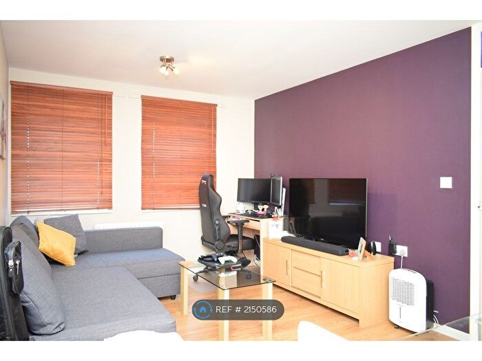 1 Bedroom Flat To Rent In Abbey Parade, London, SW19