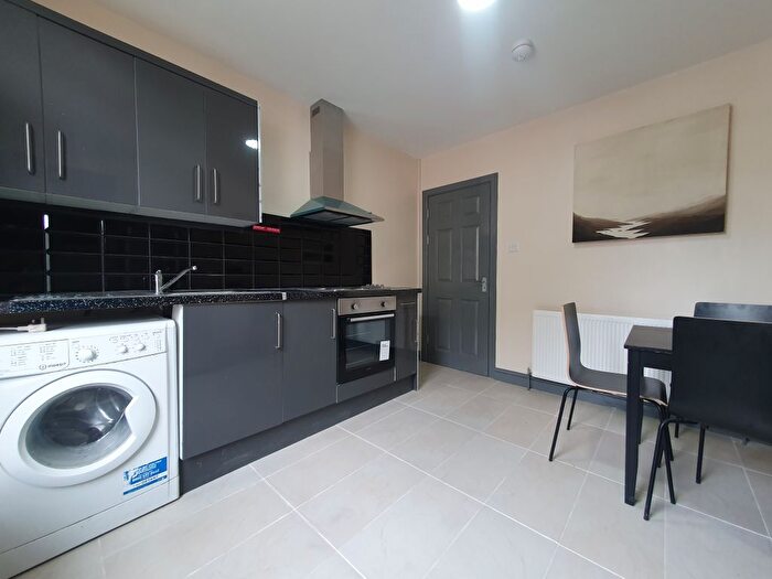 4 Bedroom Flat To Rent In Albany Road, Roath, Cardiff, CF24