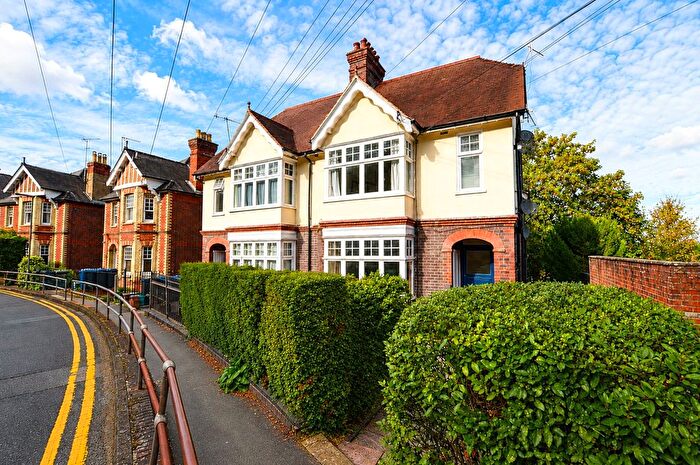 2 Bedroom Flat For Sale In Croft Road, Godalming, Surrey, GU7