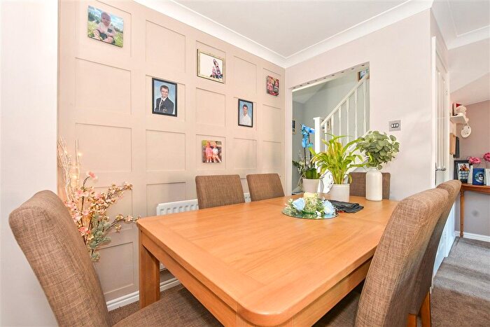3 Bedroom Semi-detached House For Sale In Aspen Road, Herne Bay, Kent, CT6