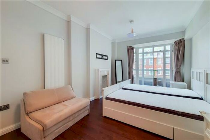 3 Bedroom Flat To Rent In Dorset House, Gloucester Place, London, NW1