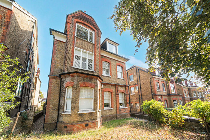 2 Bedroom Flat To Rent In Newlands Park, London, SE26