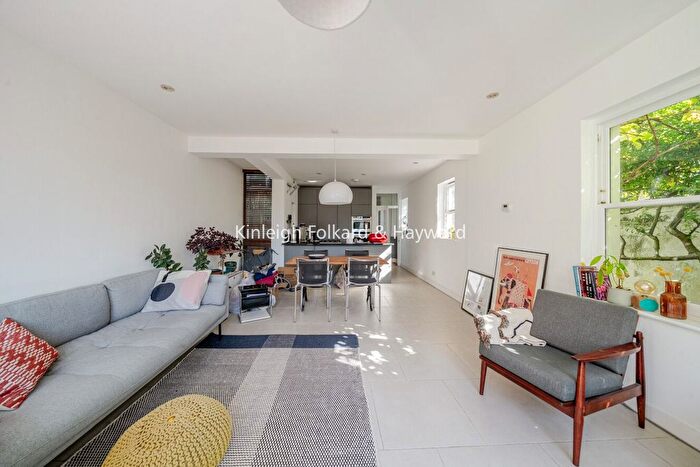 2 Bedroom Property To Rent In Oakfield Road, London, N4
