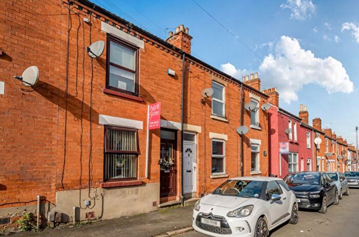 2 Bedroom Terraced House For Sale In Victoria Street, NG31