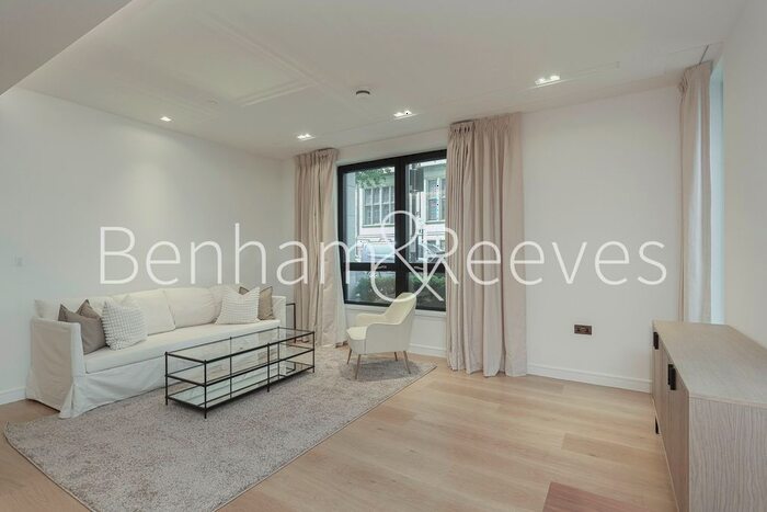 1 Bedroom Flat To Rent In Lincoln Square, Portugal Street, WC2A
