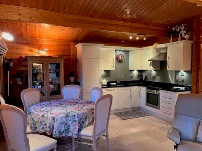 2 Bedroom Log Cabin To Rent In The Walled Garden Harleyford, SL7