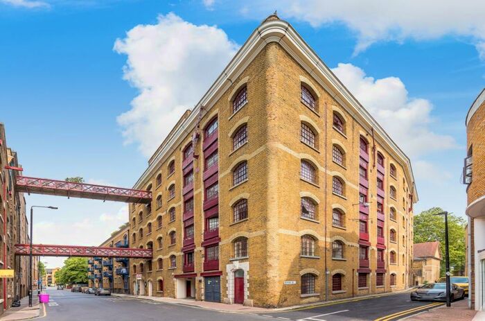 1 Bedroom Flat To Rent In Dundee Court, Wapping High Street, London, E1W
