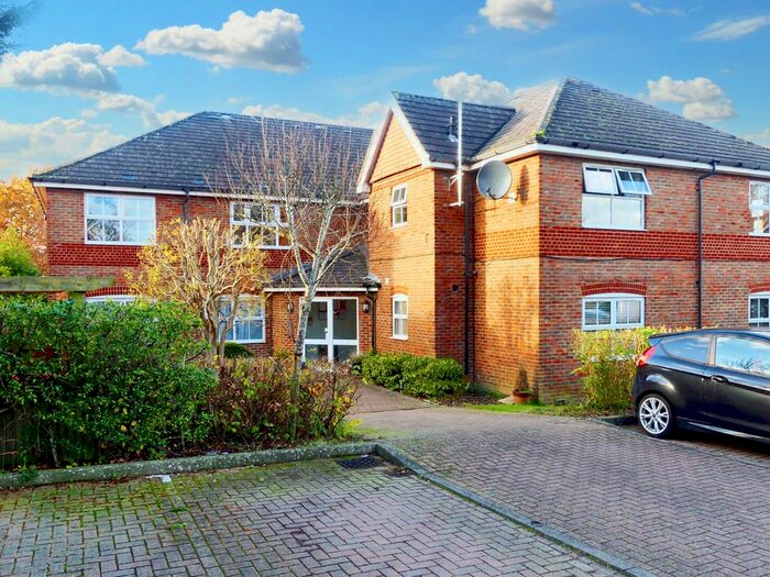 2 Bedroom Flat To Rent In Harewood Close, Crawley, RH10