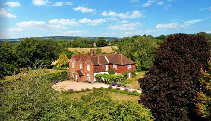6 Bedroom Detached House To Rent In Farnham, Hampshire, GU10