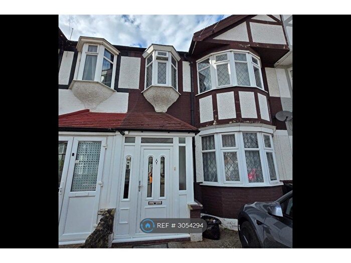 3 Bedroom Terraced House To Rent In Greystone Gardens, Ilford, IG6