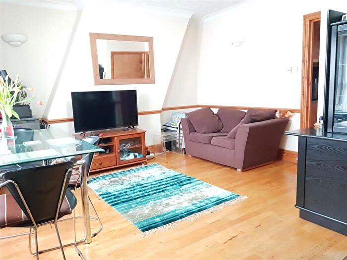 1 Bedroom Flat To Rent In Kettering Road, Northampton, NN1