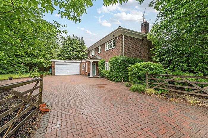 4 Bedroom Detached House For Sale In Springfield Road, Camberley, Surrey, GU15
