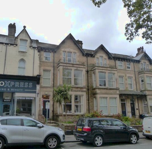 2 Bedroom Flat To Rent In Valley Drive, Harrogate, HG2