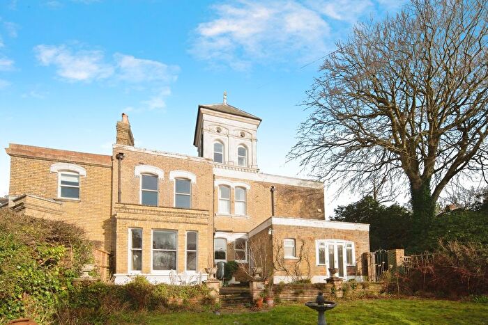 7 Bedroom Semi-Detached House For Sale In Hoads Wood Road, Hastings, TN34