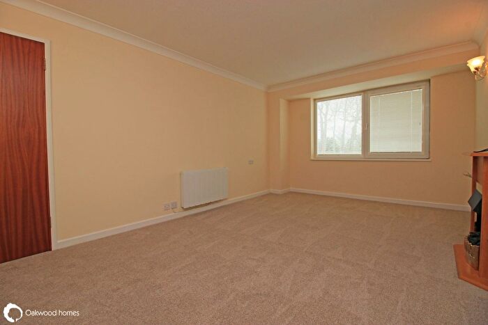 1 Bedroom Flat For Sale In Hunting Gate, Birchington, CT7