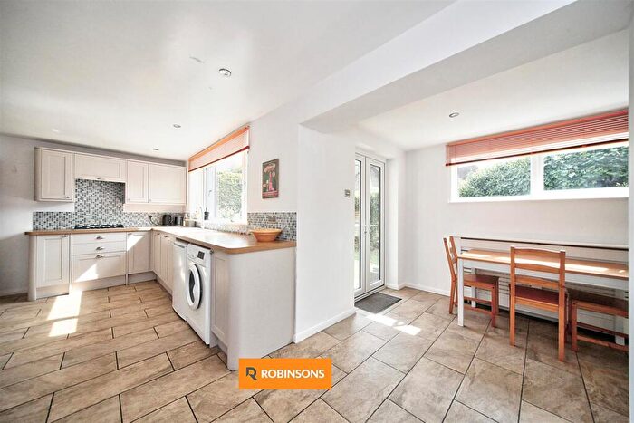 4 Bedroom Detached House For Sale In Totternhoe Road, Dunstable, LU6