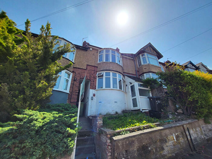 2 Bedroom Terraced House For Sale In Baker Street Luton, LU1