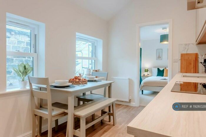 2 Bedroom Flat To Rent In Mayfield Grove, Harrogate, HG1