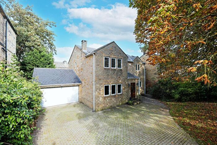5 Bedroom Detached House For Sale In Briar Close, Farsley, Pudsey, West Yorkshire, LS28