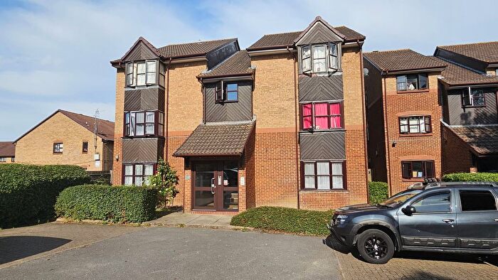 Studio To Rent In Ash Walk, Wembley, HA0