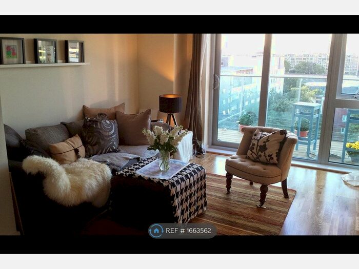 1 Bedroom Flat To Rent In Warwick Apartments, London, E1