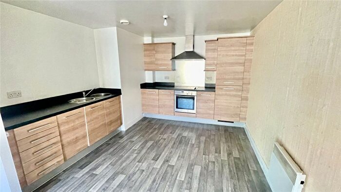 2 Bedroom Flat For Sale In Worsdell Drive, Gateshead, Tyne And Wear, NE8