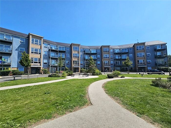 2 Bedroom Apartment To Rent In Kennett Lane, Chertsey, Surrey, KT16