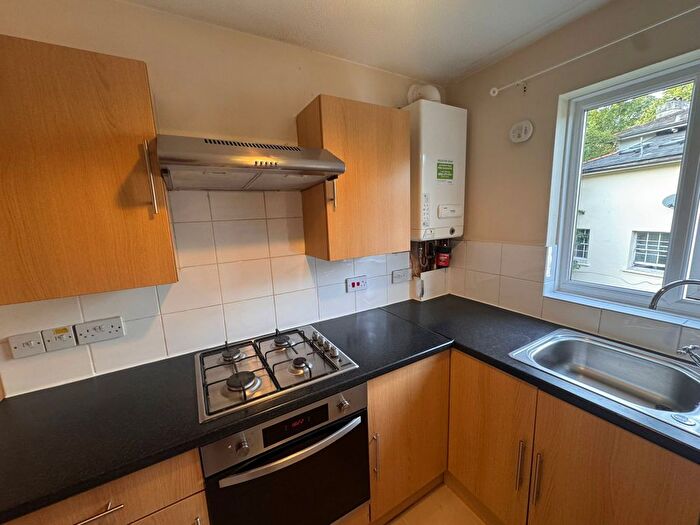 2 Bedroom Flat To Rent In Axford House, Hardel Rise, London, SW2