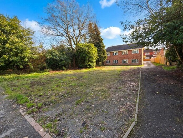 2 Bedroom Flat To Rent In Connaught Road, Fleet, GU51