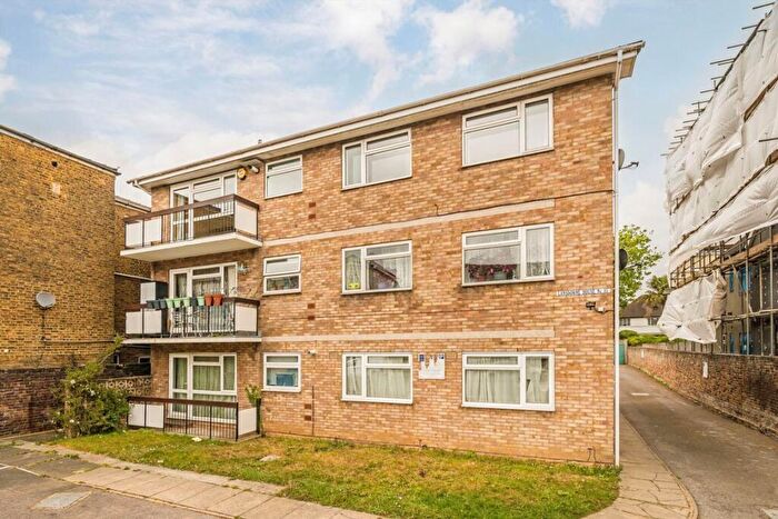 2 Bedroom Flat For Sale In Surbiton Road, Kingston Upon Thames, KT1