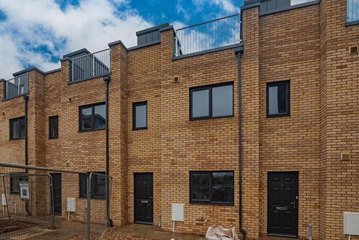 3 Bedroom Terraced House To Rent In Watkiss Way, Cardiff, CF11