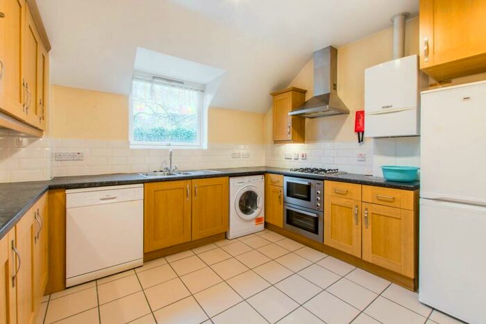 2 Bedroom Flat To Rent In Elland Close, New Barnet, Barnet, EN5