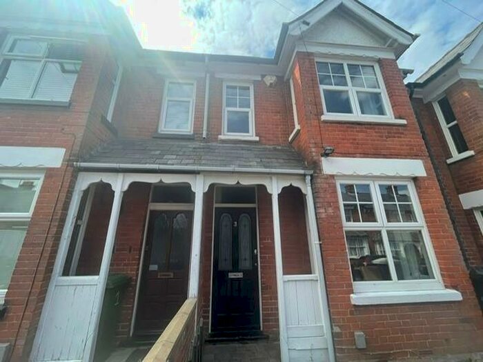 3 Bedroom House To Rent In Town Centre, RG21
