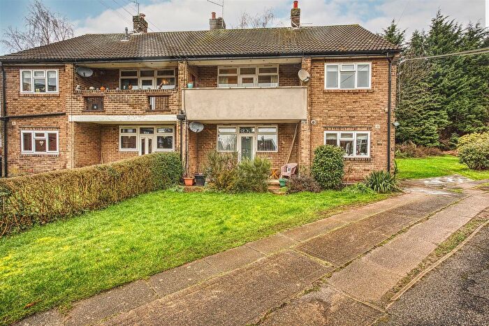 2 Bedroom Flat For Sale In Maple Grove, Allestree, Derby, DE22