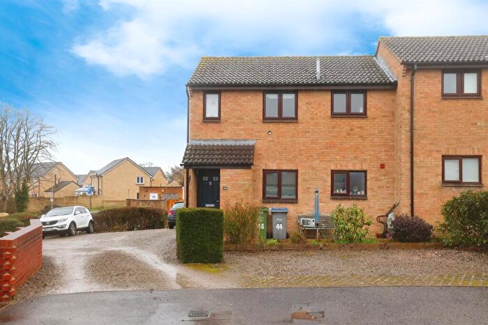 1 Bedroom Maisonette For Sale In Highgrove Close, Calne, SN11