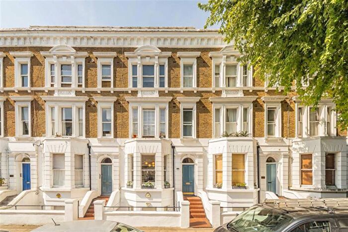 2 Bedroom Flat To Rent In Lakeside Road, Brook Green, W14
