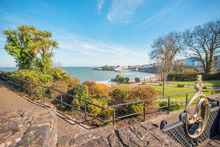 3 Bedroom Apartment For Sale In The Croft, Tenby, SA70