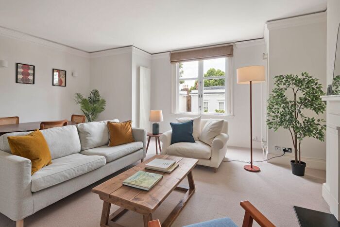 2 Bedroom Flat To Rent In Chepstow Villas, London, W11