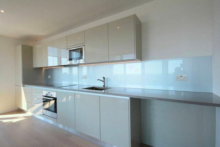 2 Bedroom Flat To Rent In One The Elephant, St. Gabriel Walk, London, Fb, Elephant And Castle, SE1