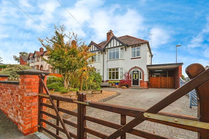 3 Bedroom Semi-Detached House For Sale In Old Northwick Lane, Worcester, Worcestershire, WR3