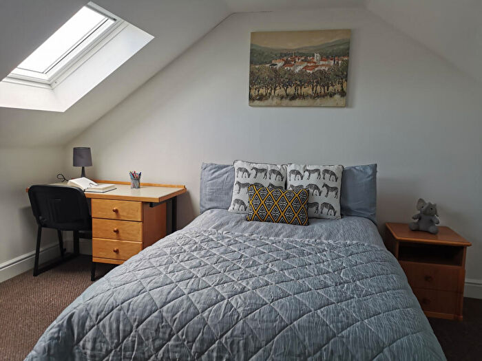 3 Bedroom Flat To Rent In Sturry Road, Canterbury, CT1