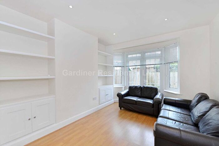 4 Bedroom Semi-Detached House To Rent In Argyle Road, London, W13
