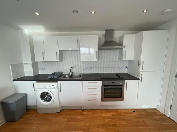 2 Bedroom Flat To Rent In Hawkhill, Dundee, DD1