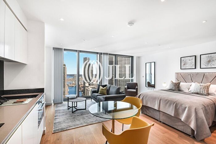 Apartment To Rent In Landmark Pinnacle, Marsh Wall, E14