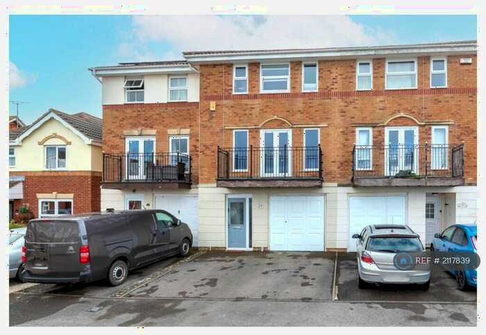 4 Bedroom Terraced House To Rent In Riverside Park, Bristol, BS35